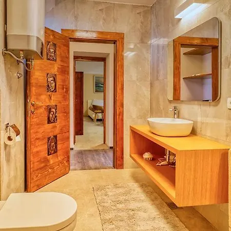 Haus Karma Villa *