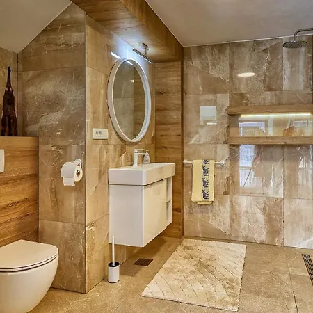 Haus Karma Villa *