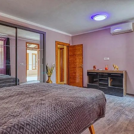 Haus Karma Villa *