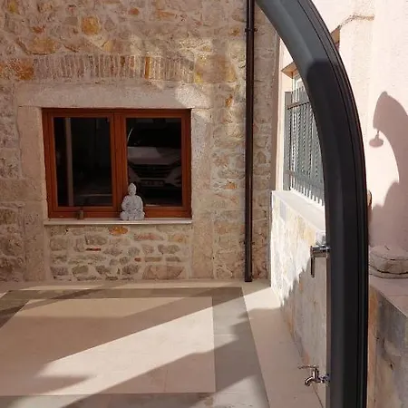 Vila Haus Karma